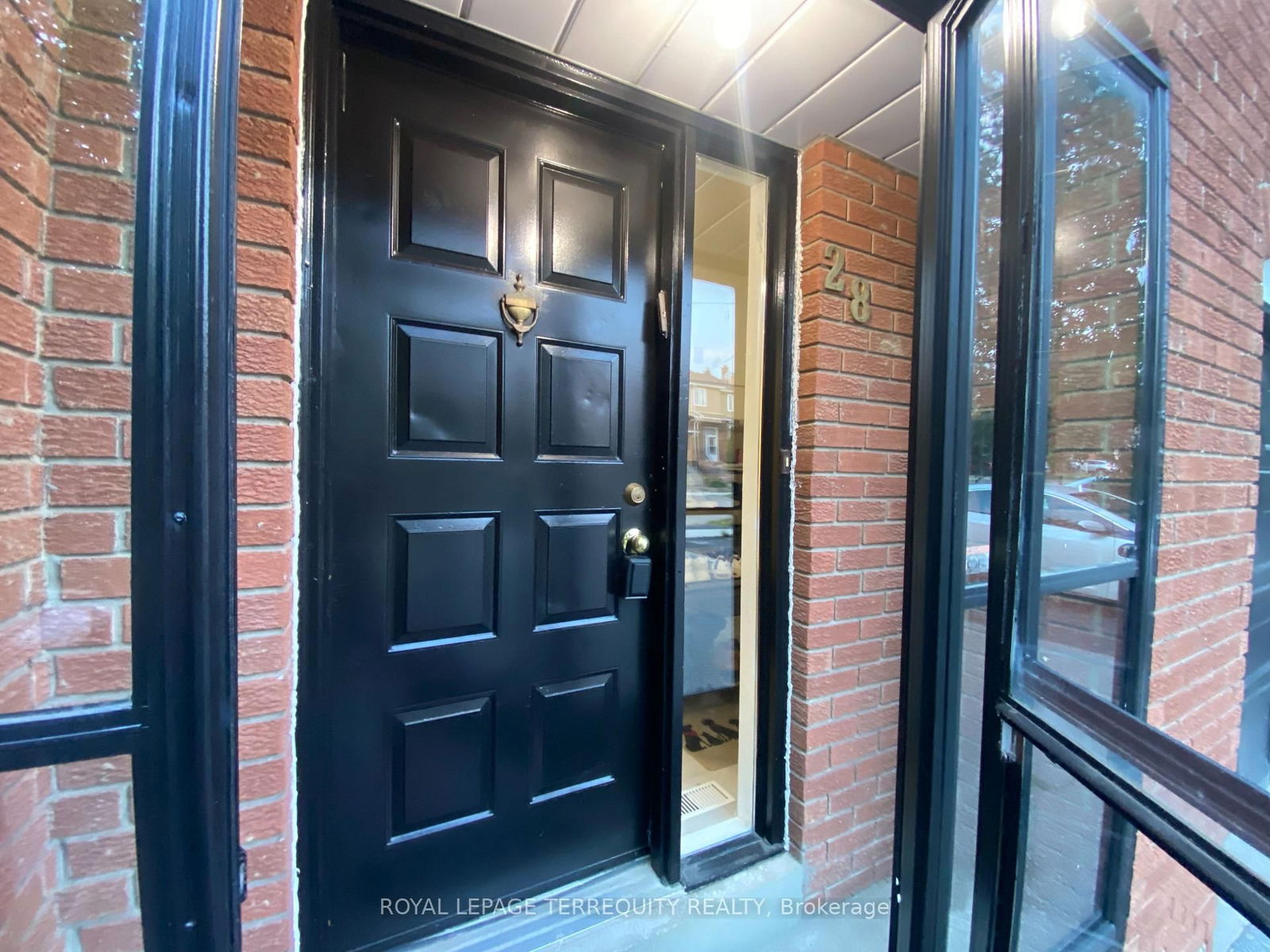 Detached House, Linked in Westminster-Branson