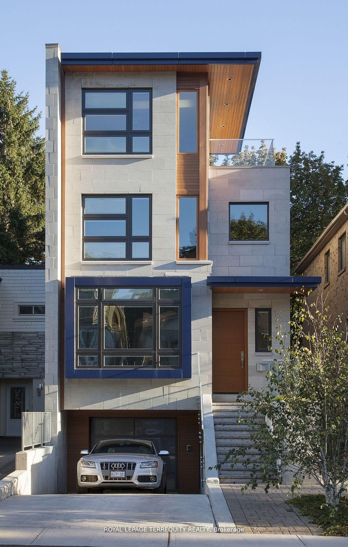 Detached House in Mount Pleasant East