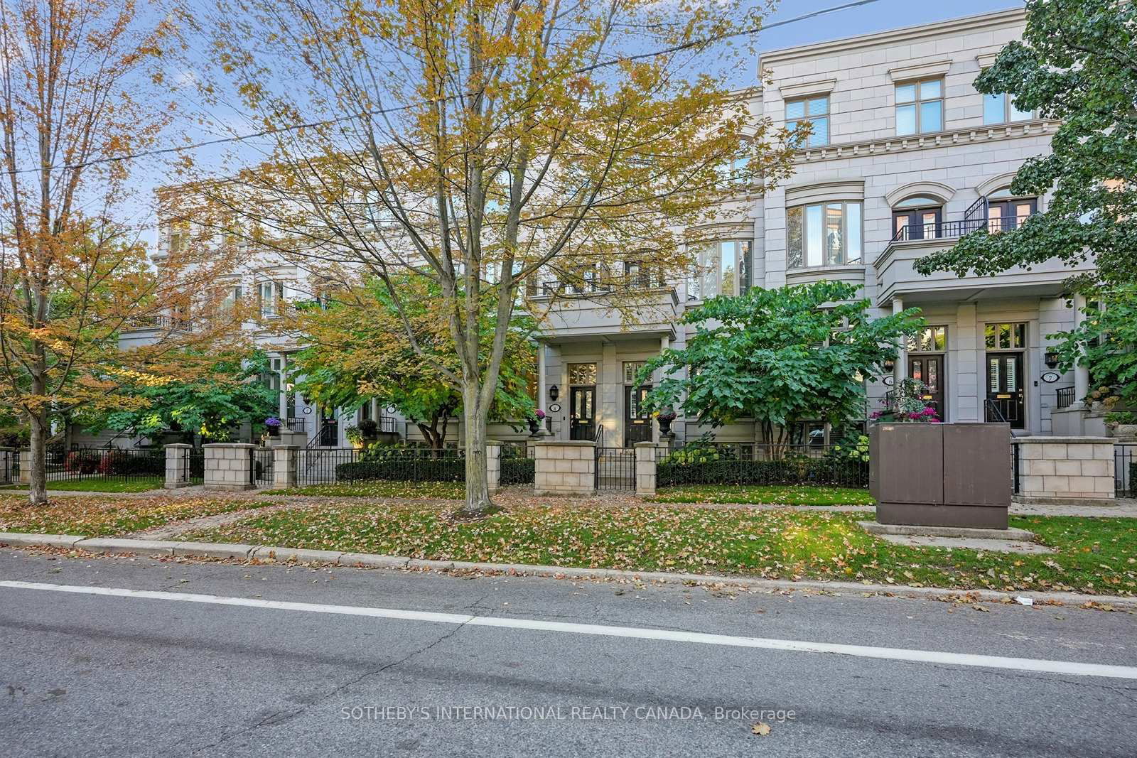 Townhouse, Condo in Casa Loma