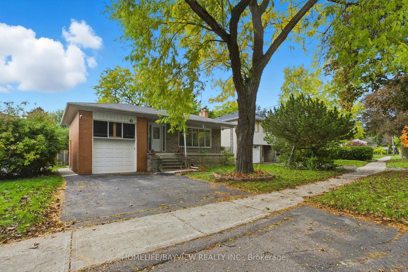 Detached House in Bayview Woods-Steeles