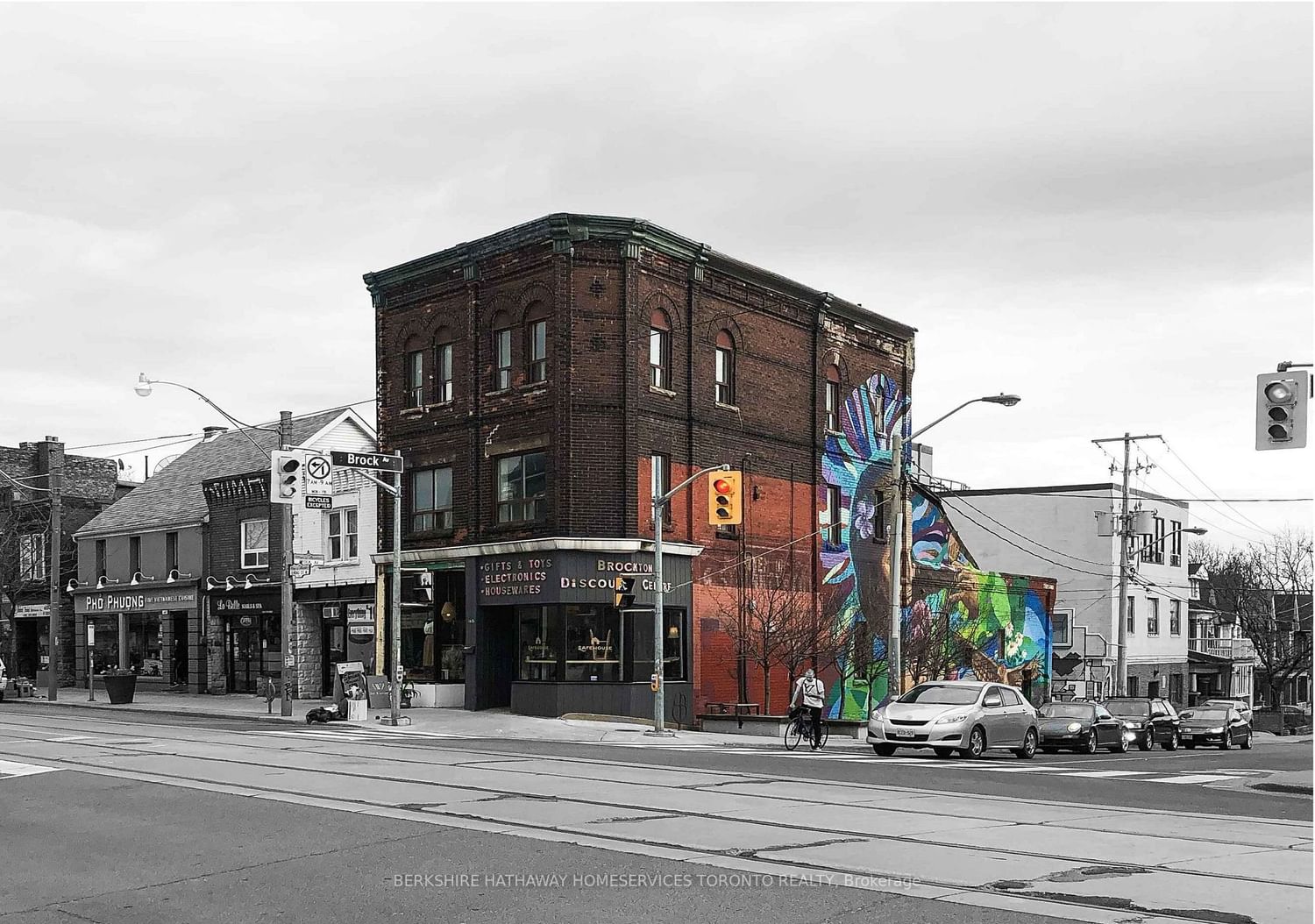 Store with Apartment/Office in Little Portugal