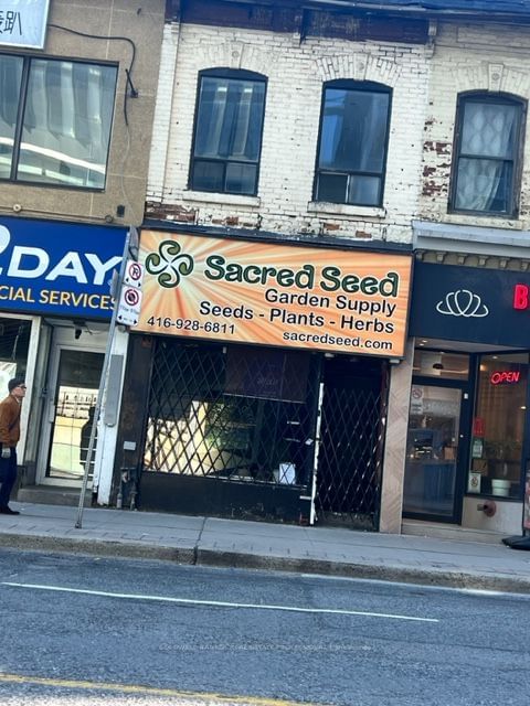 Commercial/Retail in Bay Street Corridor