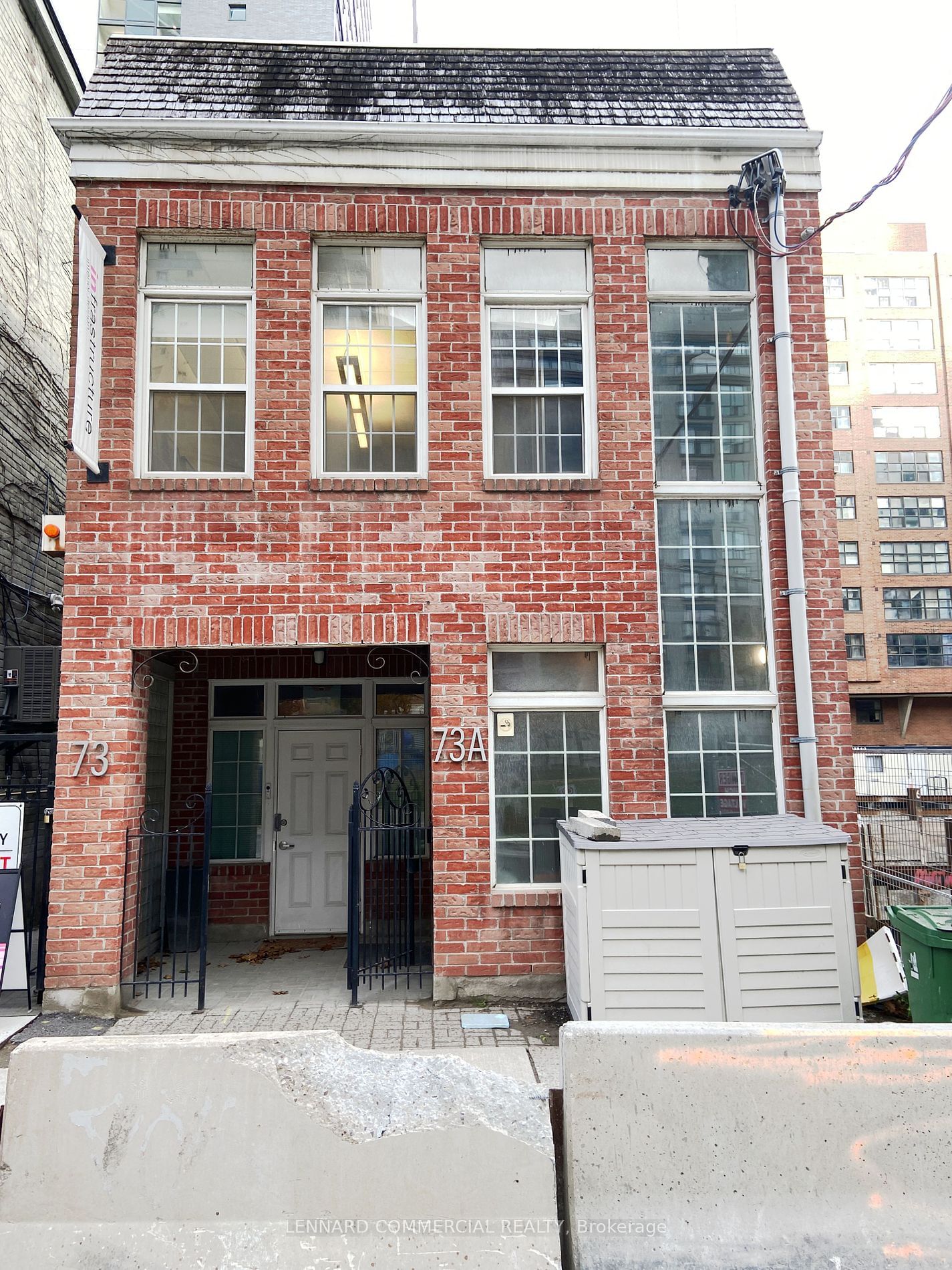 Office in Church-Yonge Corridor