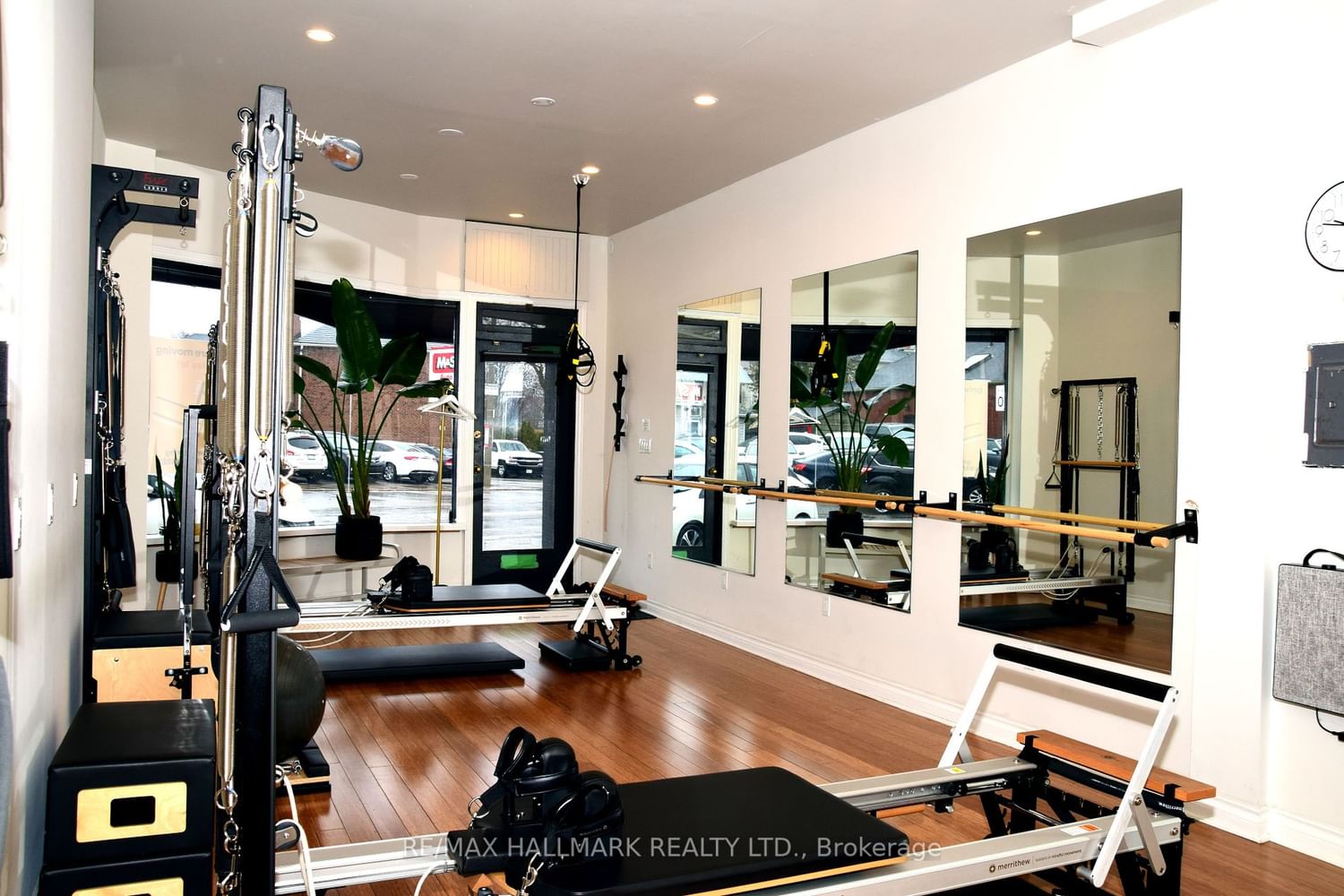 Commercial/Retail in Leaside