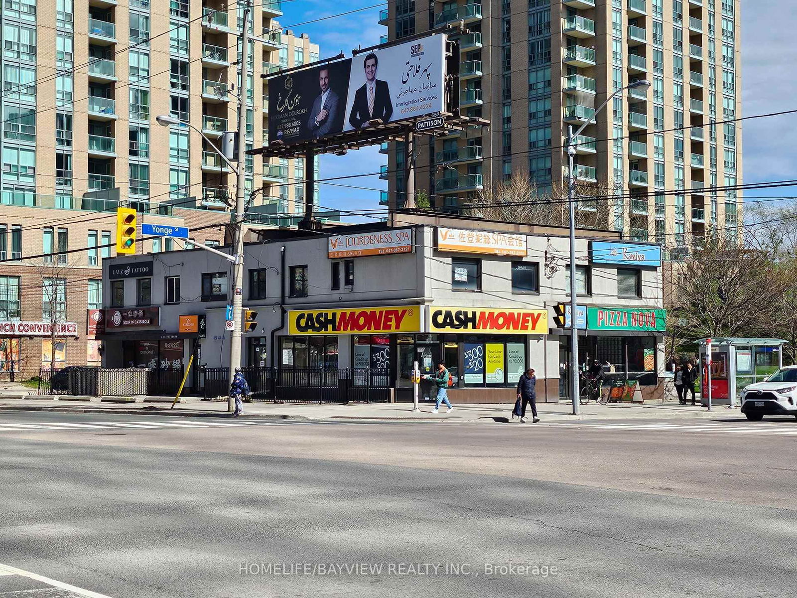 Commercial/Retail in Willowdale East