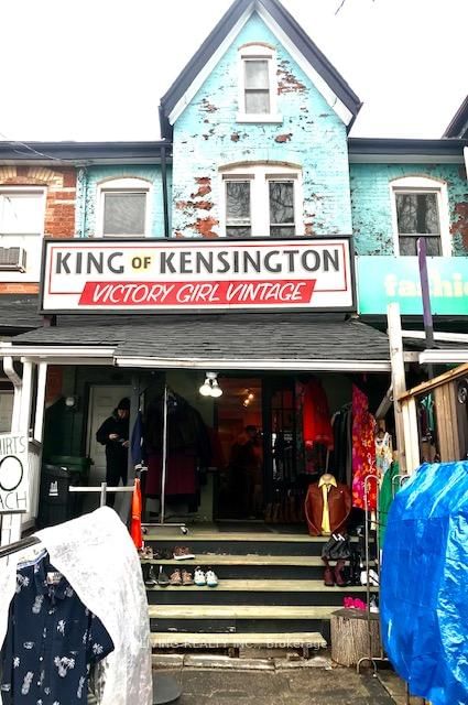 Store with Apartment/Office in Kensington-Chinatown