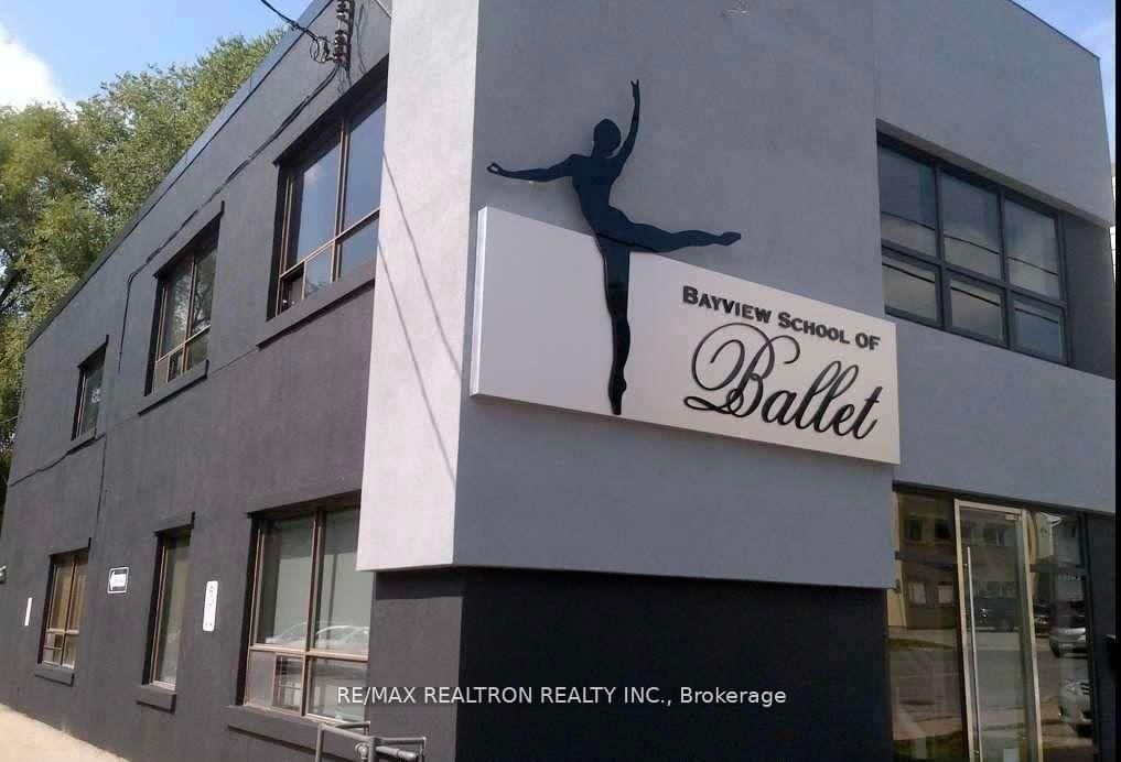 Commercial/Retail in Willowdale East