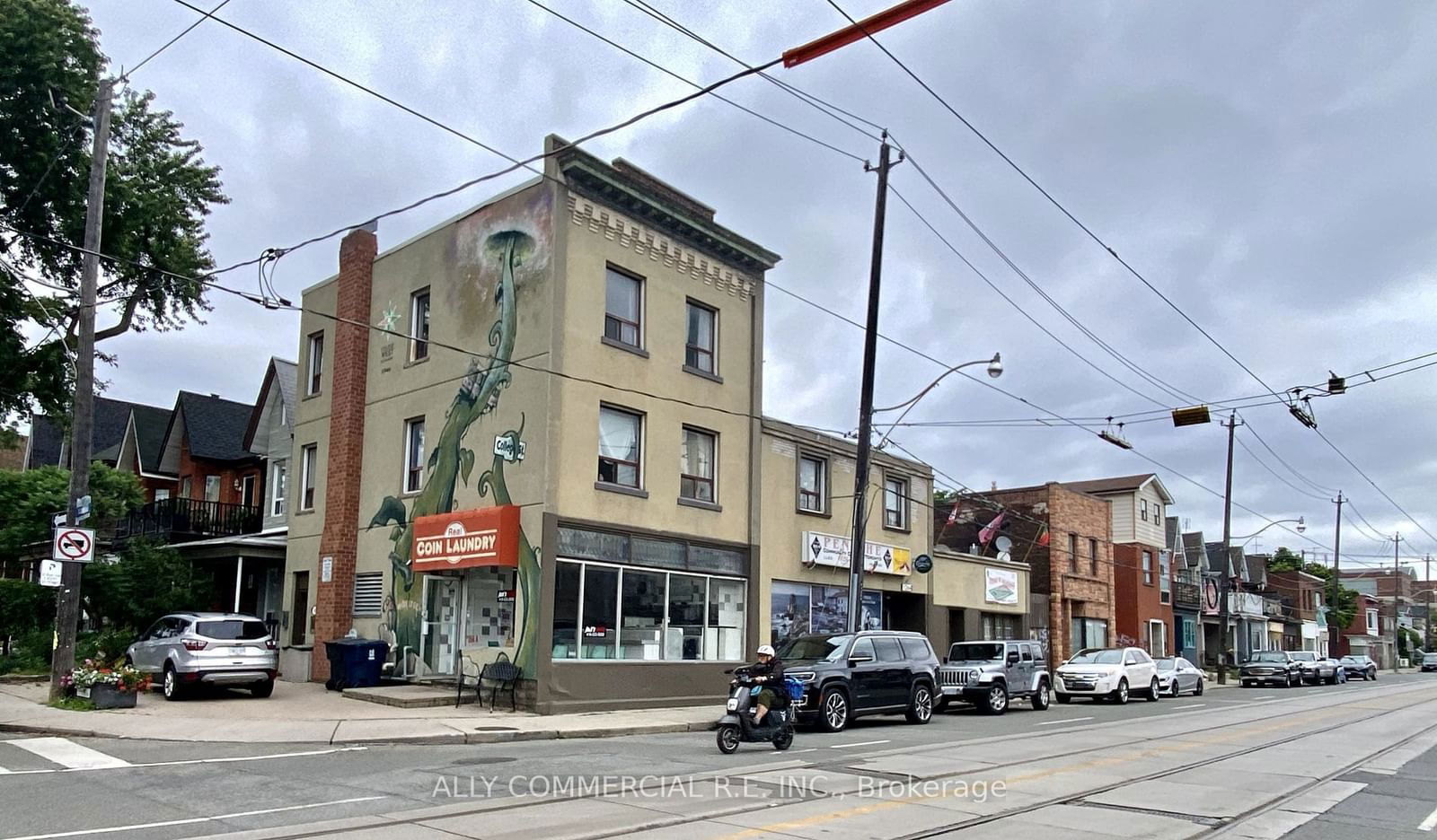 Store with Apartment/Office in Dufferin Grove