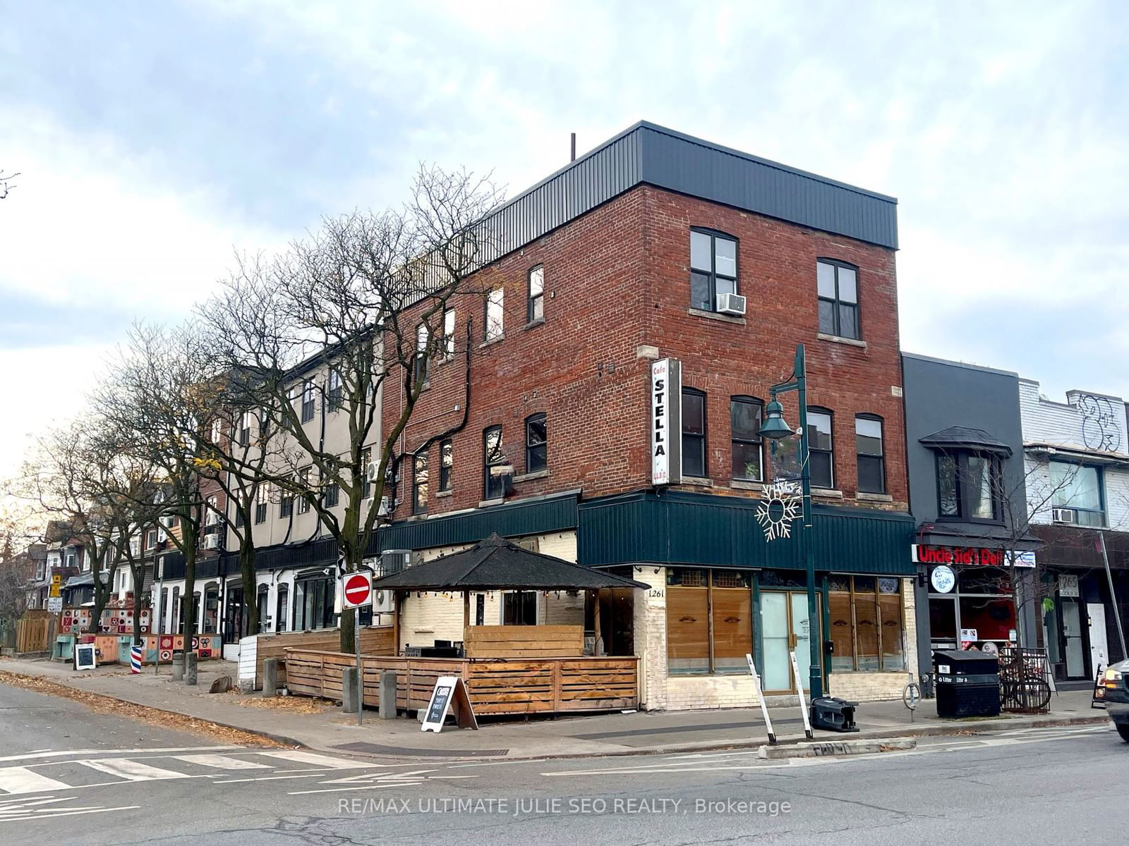 Store with Apartment/Office in Dufferin Grove