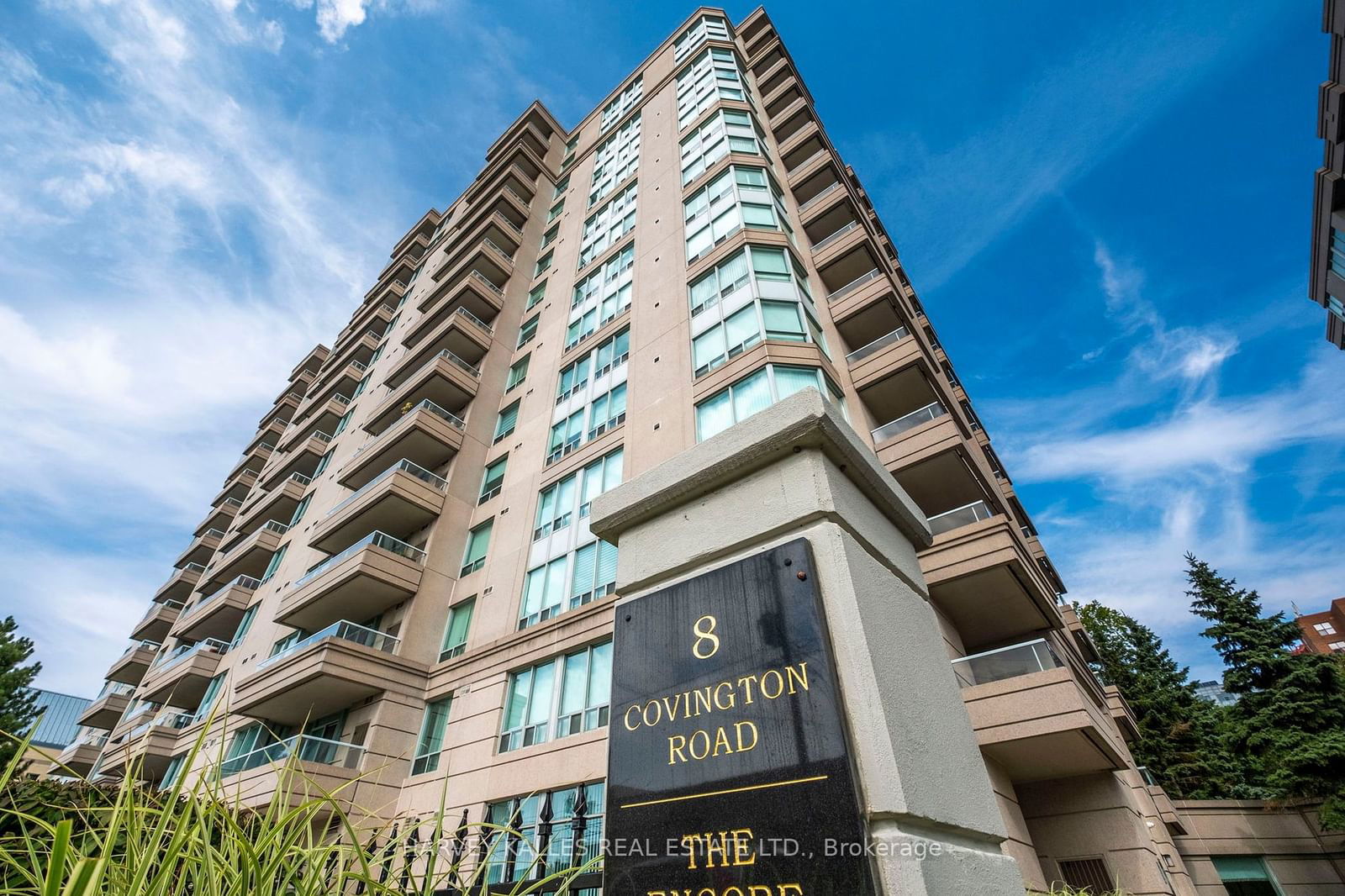 Condominium Apartment in Englemount-Lawrence