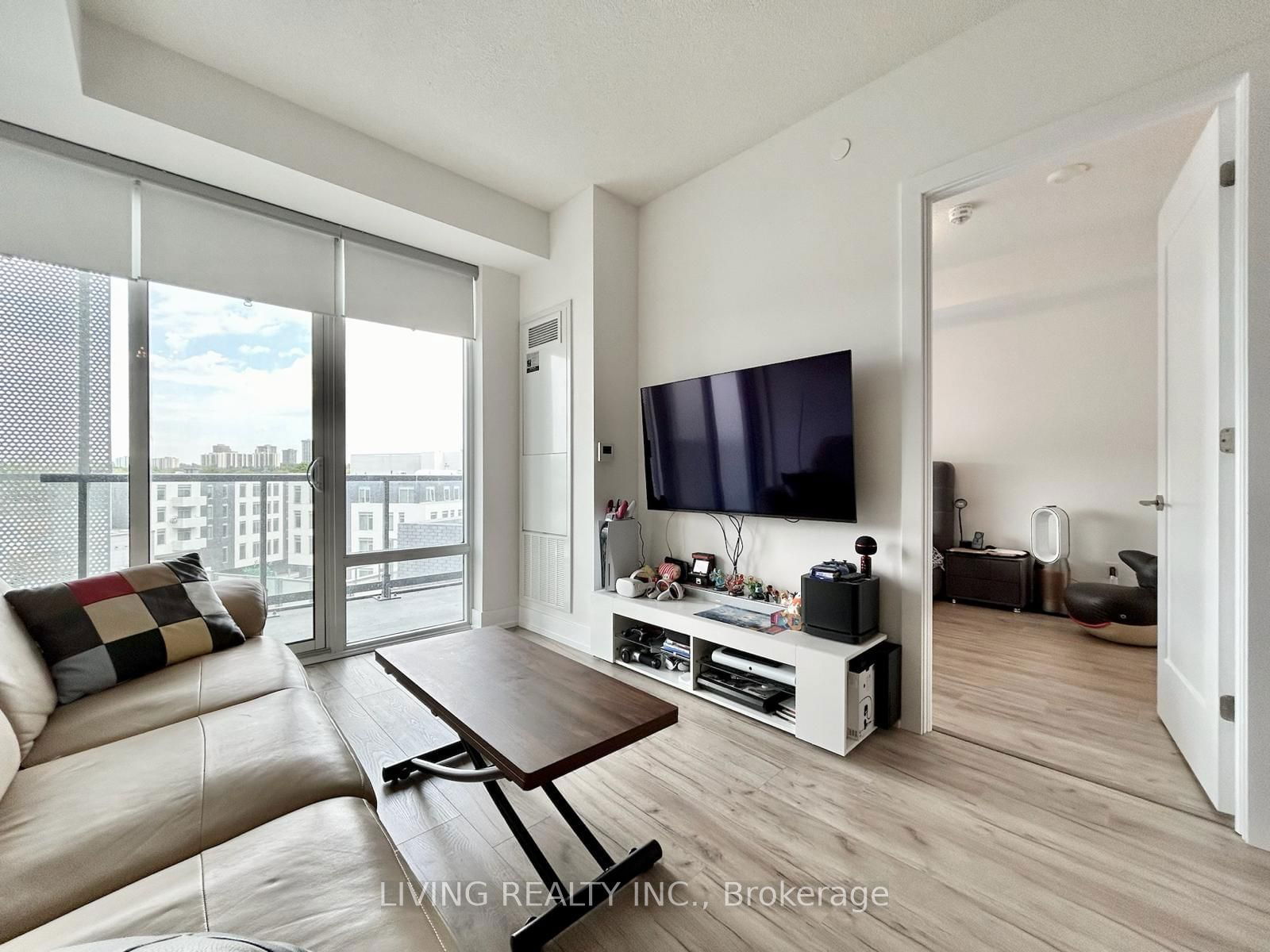 Condominium Apartment in Bayview Village