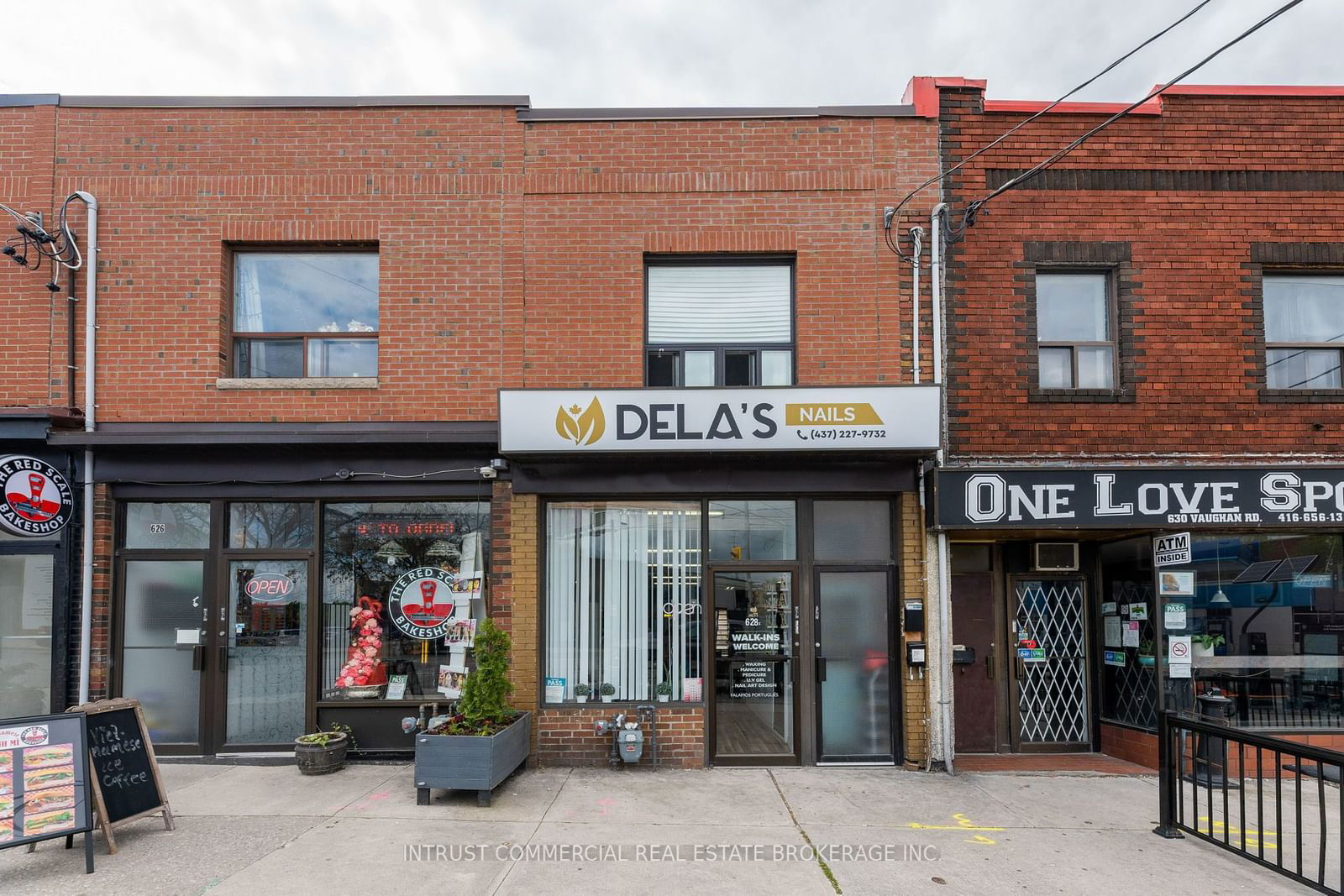 Commercial/Retail in Oakwood Village