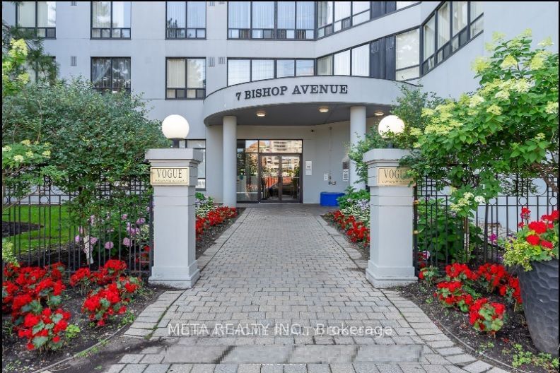 Condominium Apartment in Newtonbrook East