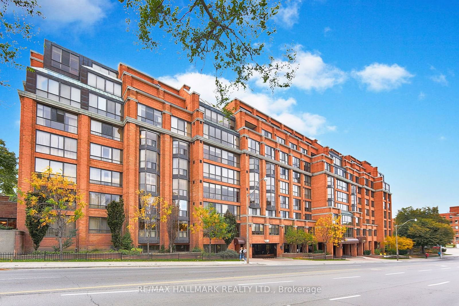 Office in Lawrence Park South