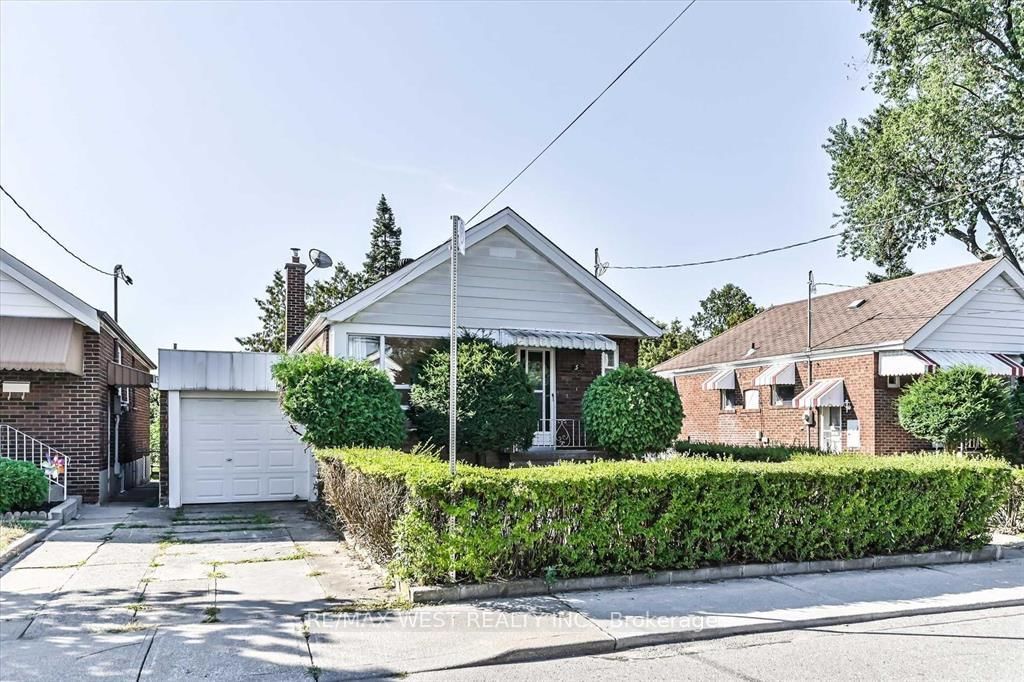 Detached House in Danforth Village-East York