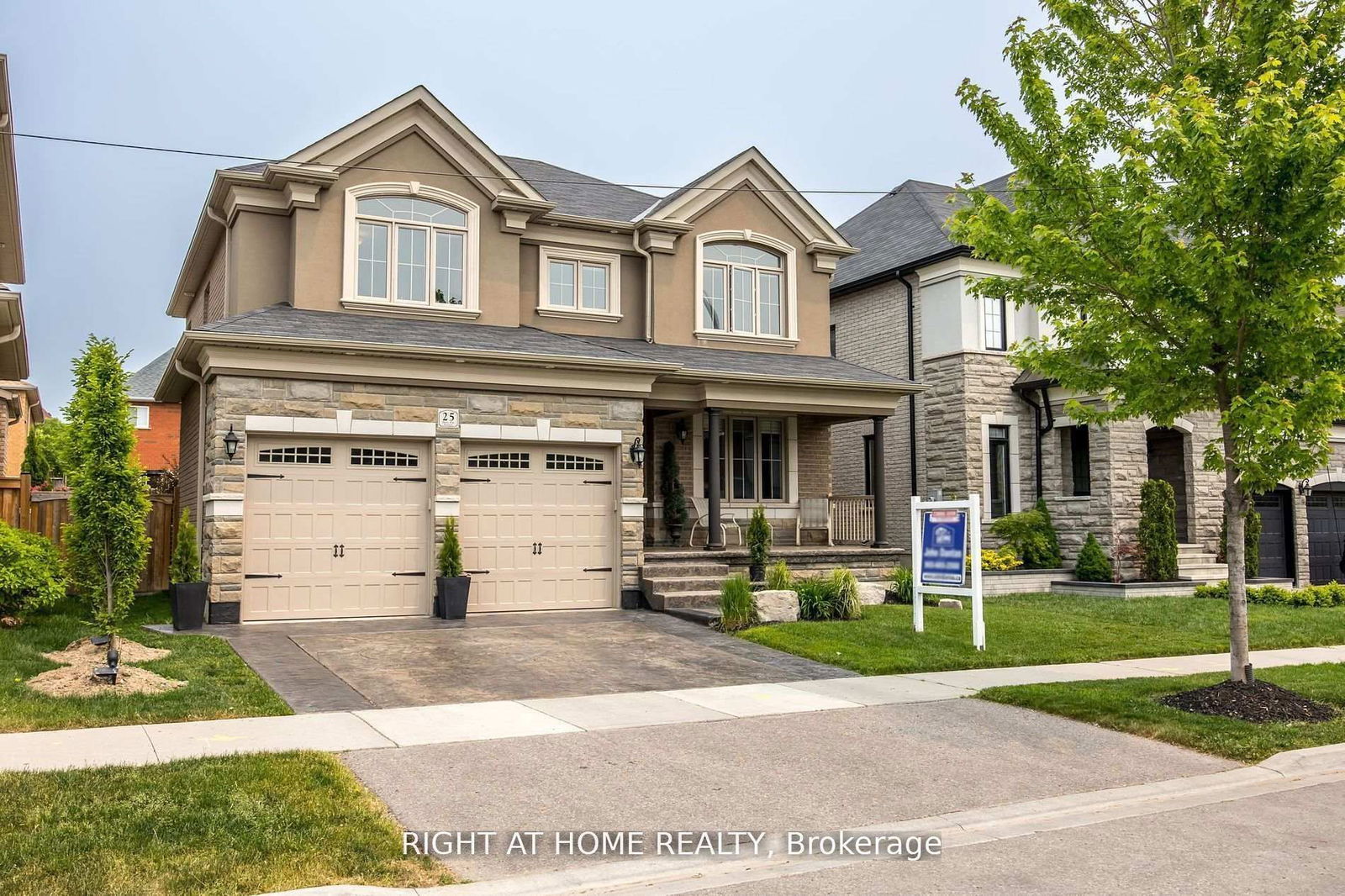 Detached House in Rolling Acres