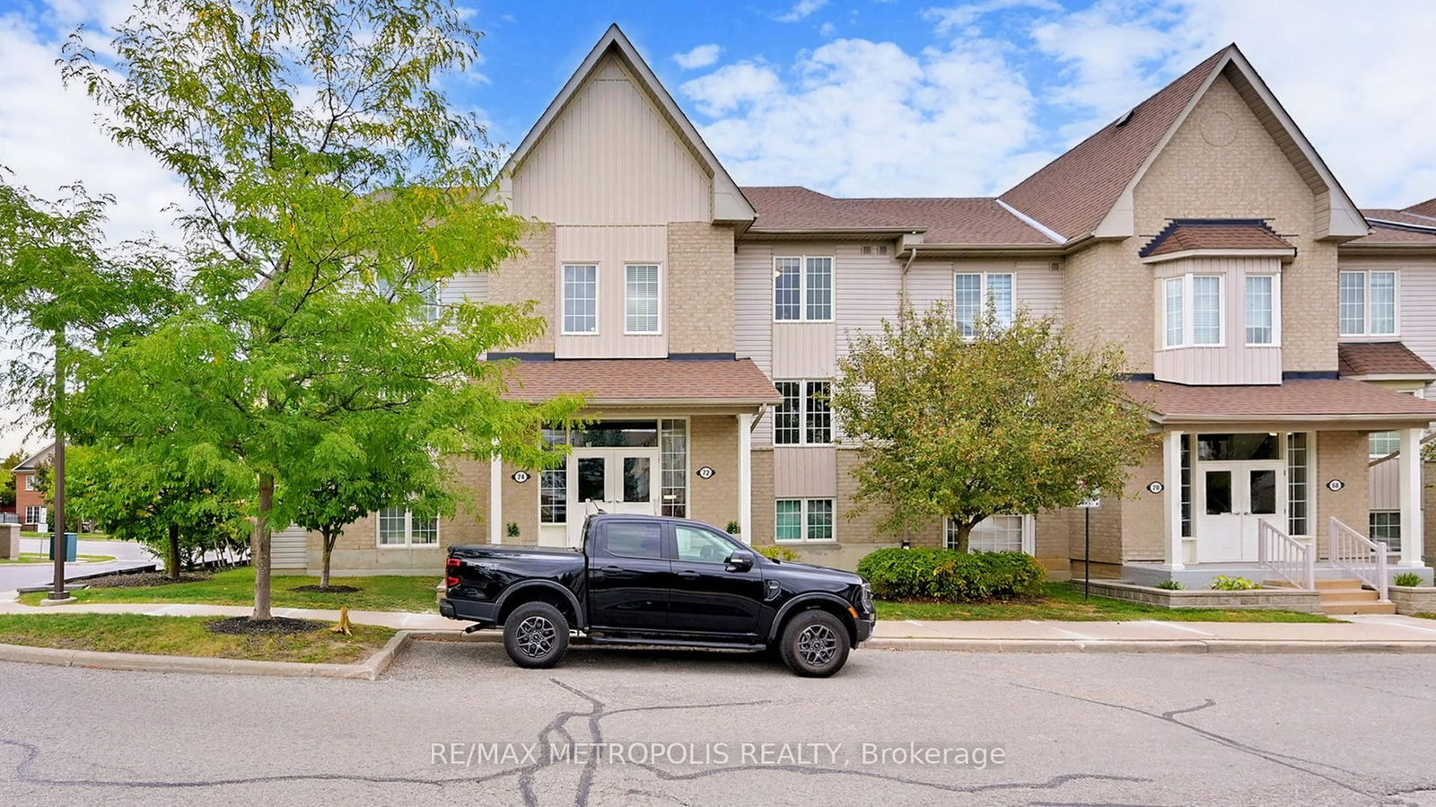 Townhouse, Condo in Pringle Creek