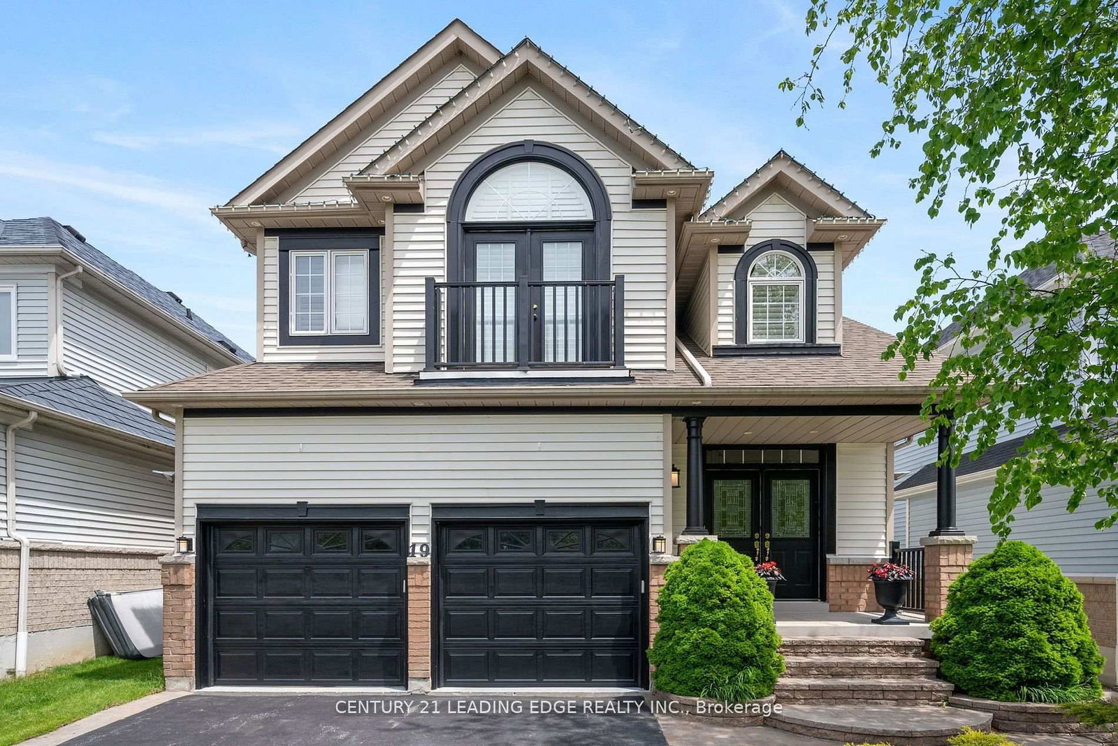 Detached House in Port Whitby