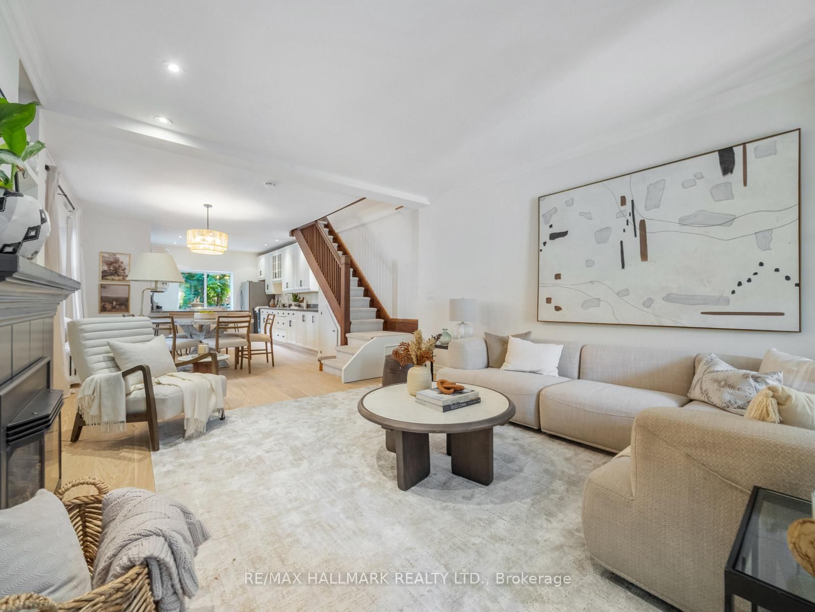 Detached House in Woodbine Corridor