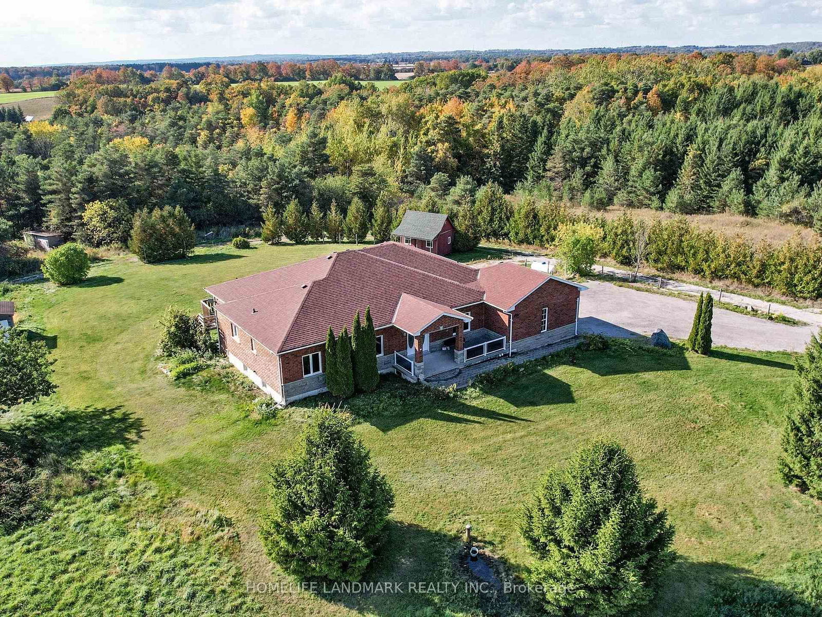 Detached House in Rural Oshawa