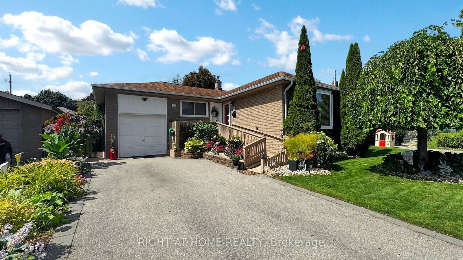 Detached House in Guildwood