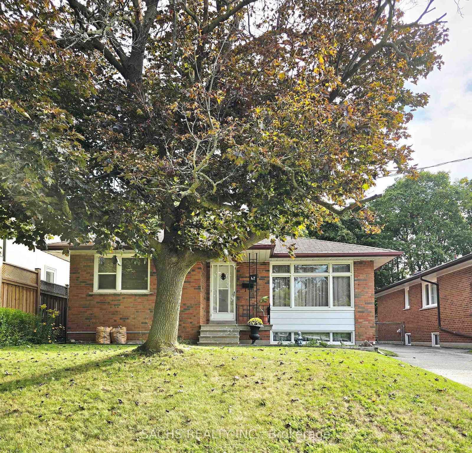 Detached House in Tam O'Shanter-Sullivan