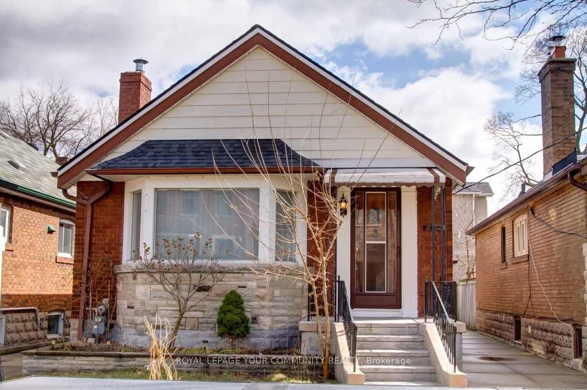 Detached House in Danforth Village-East York