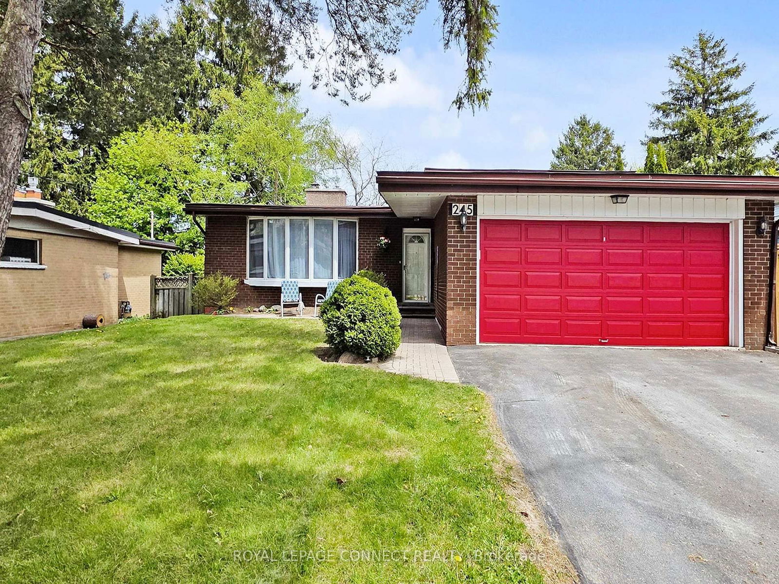 Detached House in Rouge E10