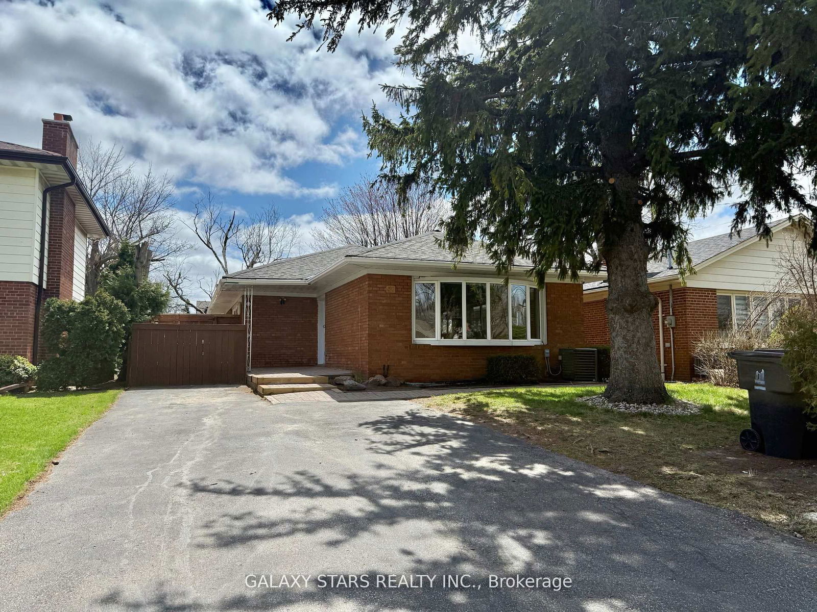 Detached House in Ionview