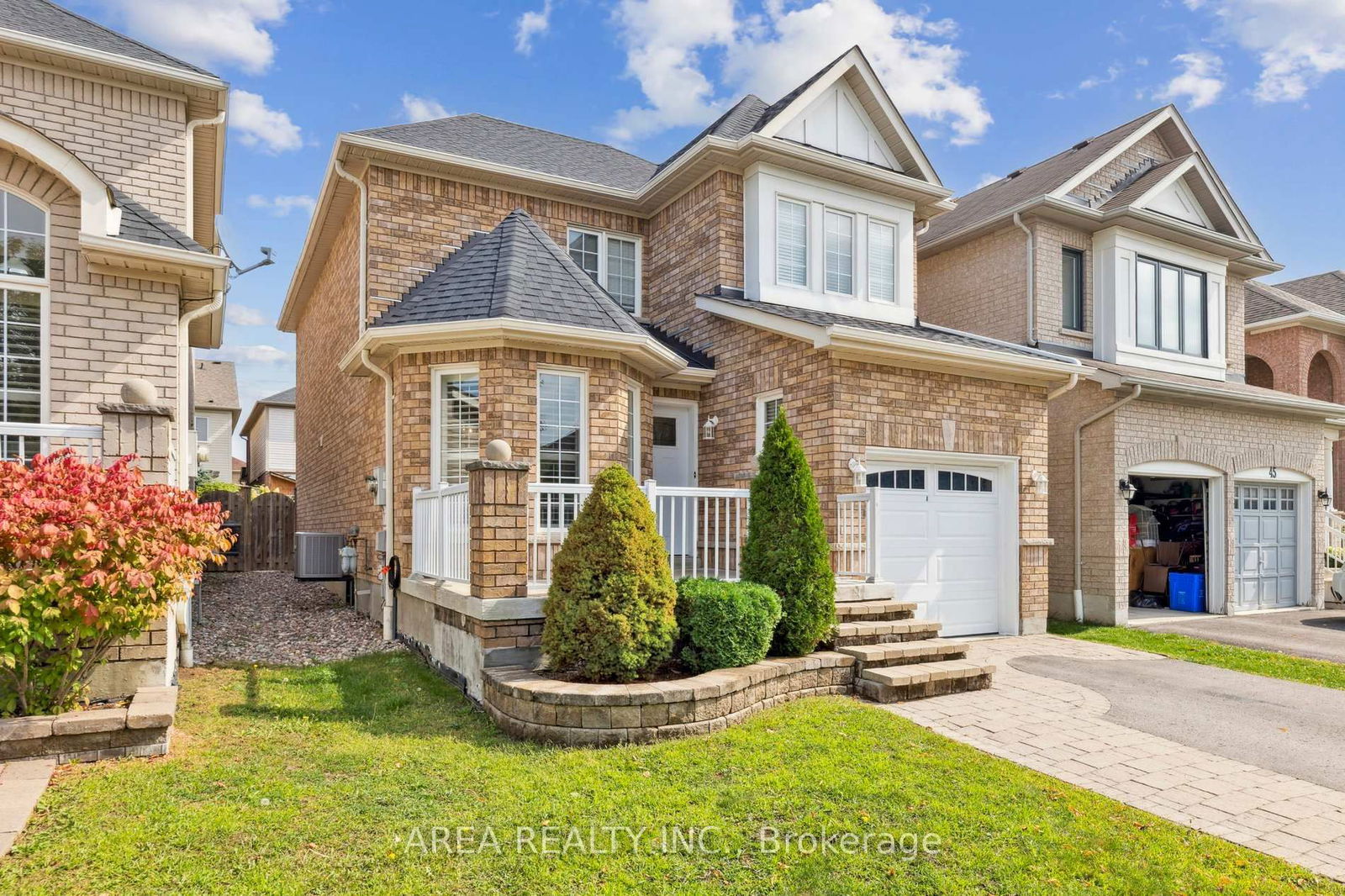 Detached House in Rolling Acres