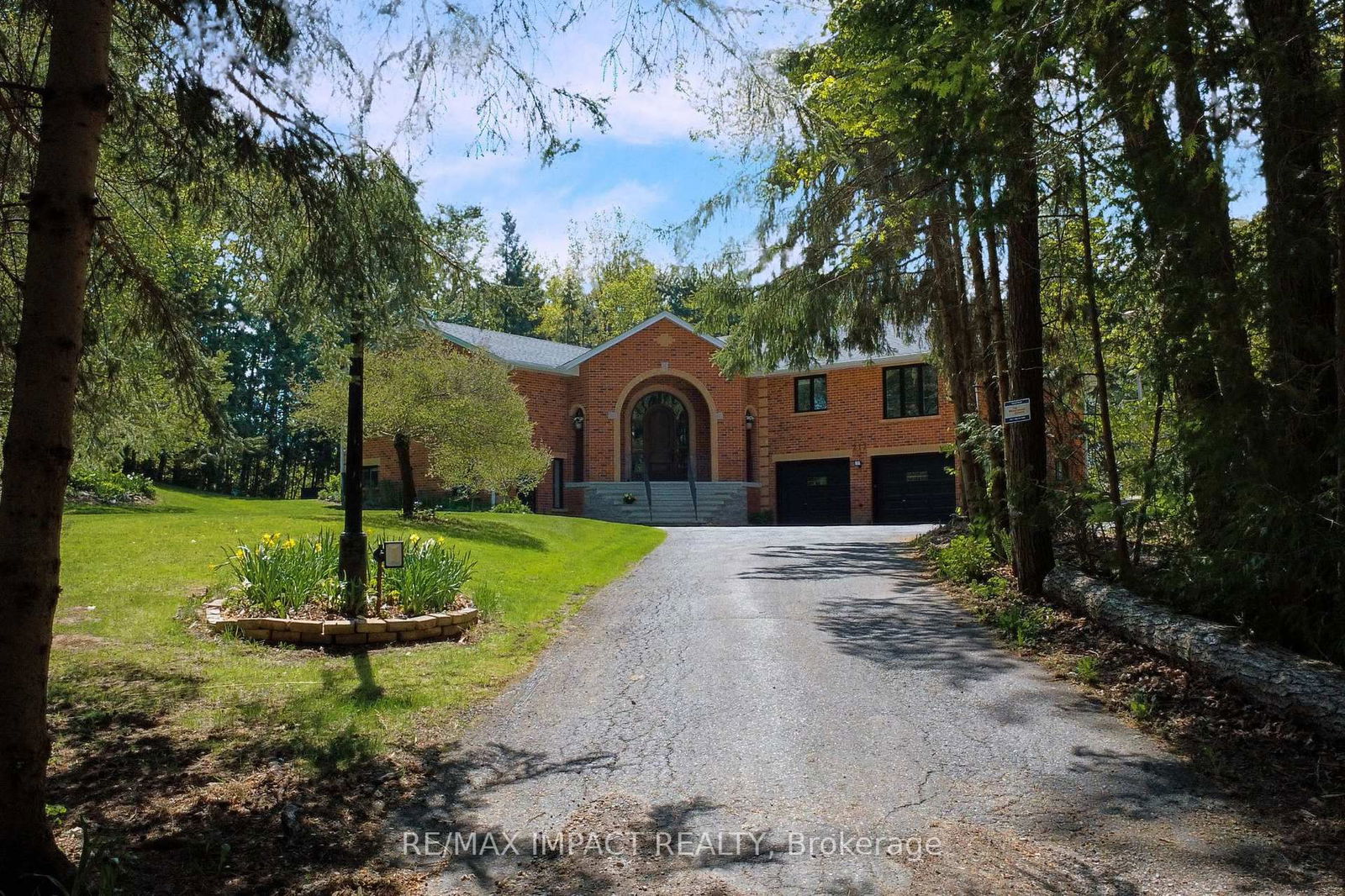 Detached House in Rural Oshawa