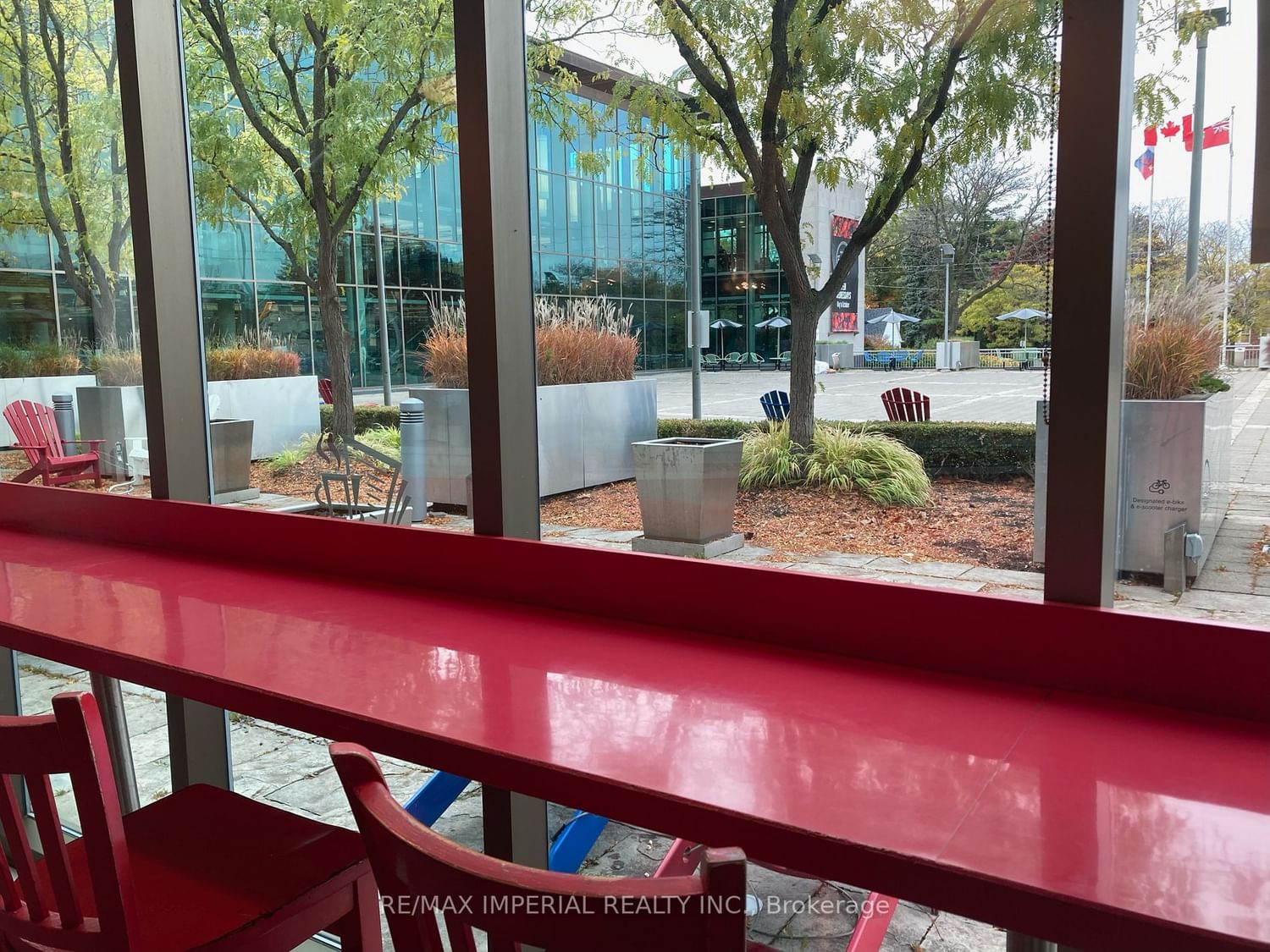 Commercial/Retail in Downtown Whitby