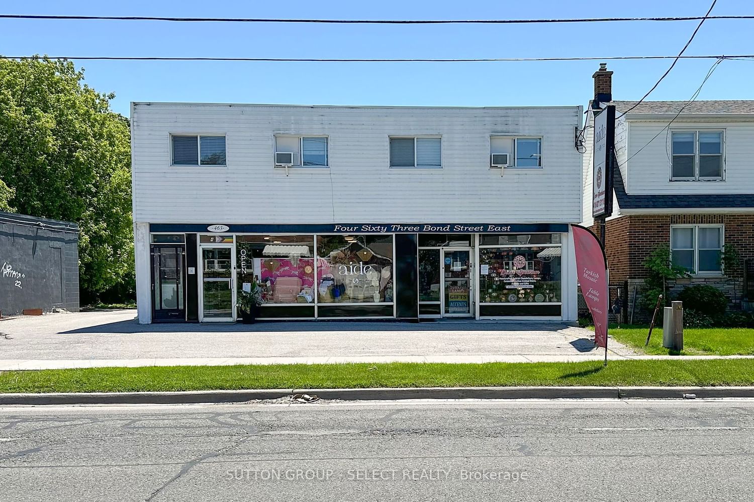 Store with Apartment/Office in Central