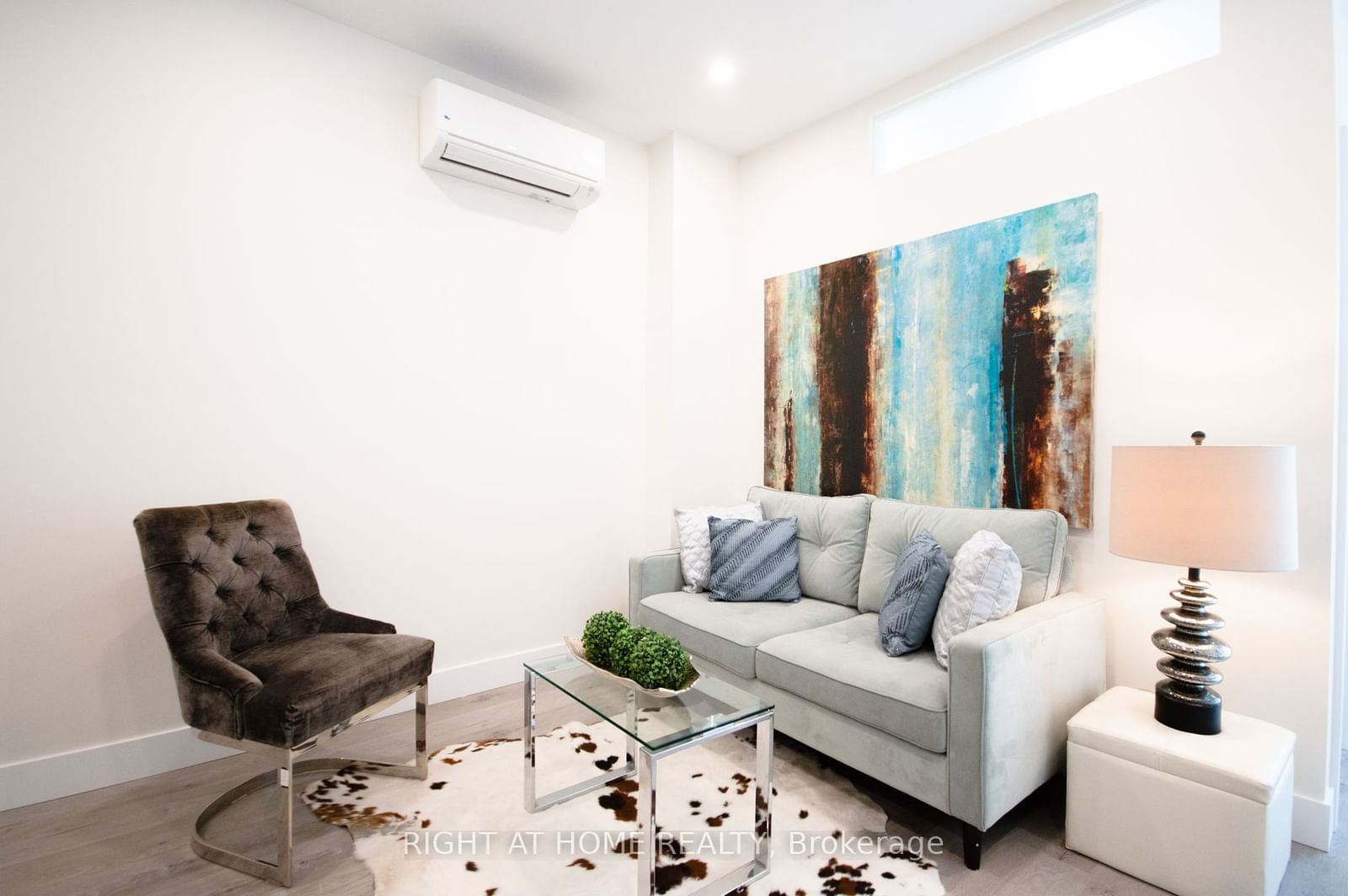 Store with Apartment/Office in Greenwood-Coxwell