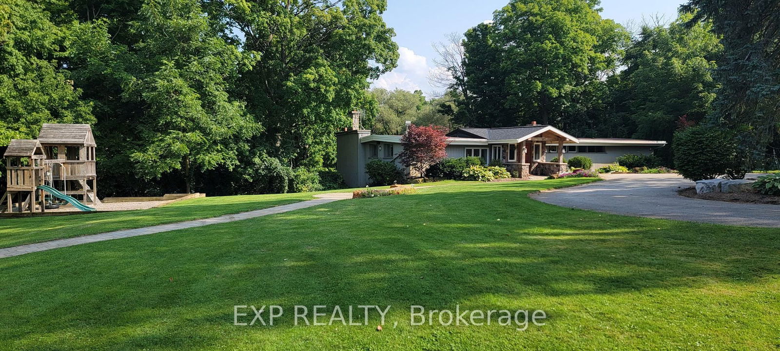 Detached House in Rural Markham