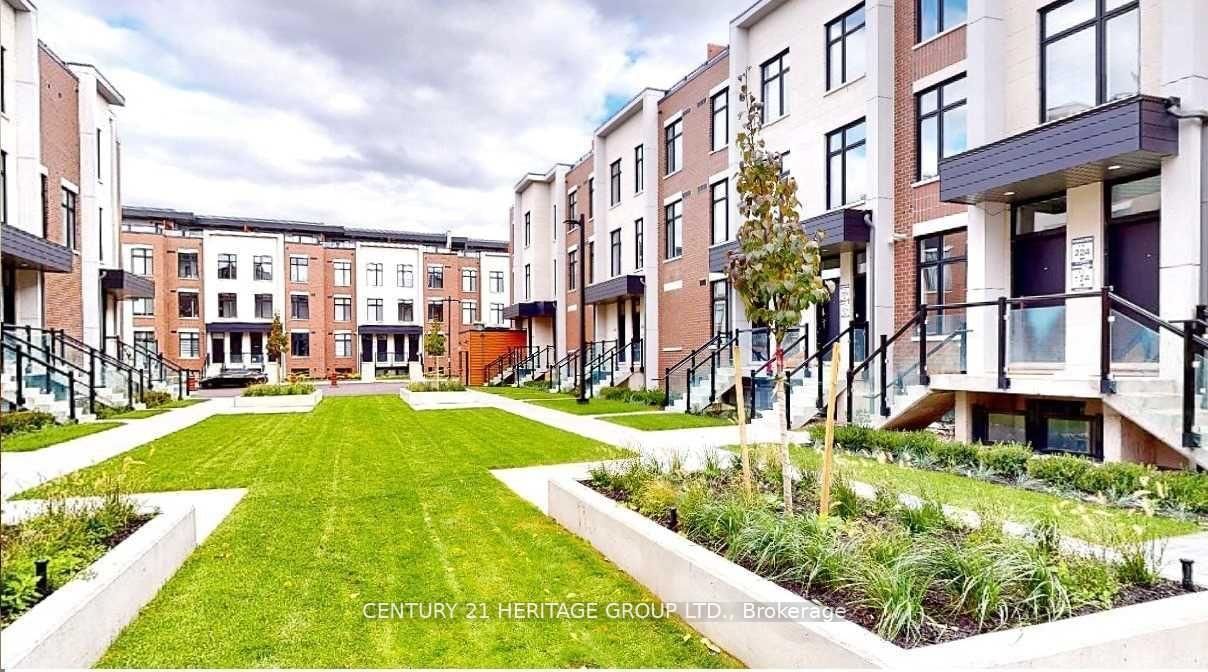 Townhouse, Condo in Sonoma Heights