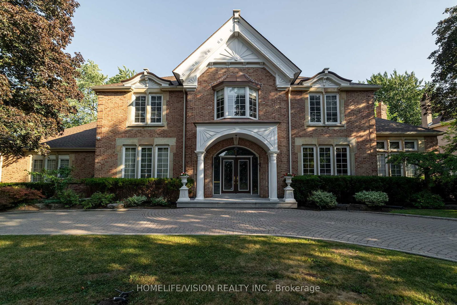 Detached House in Bayview Glen