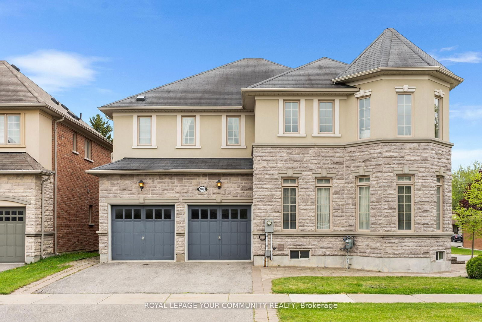 Detached House in Oak Ridges Lake Wilcox