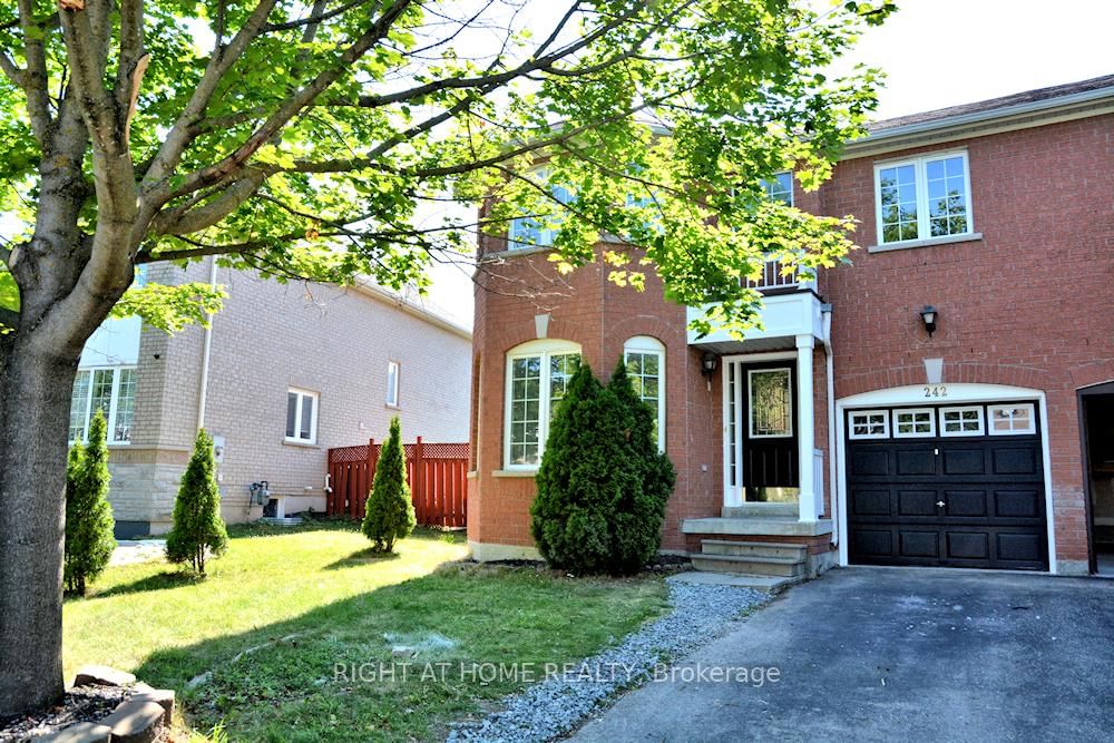 Semi-Detached in Woodland Hill