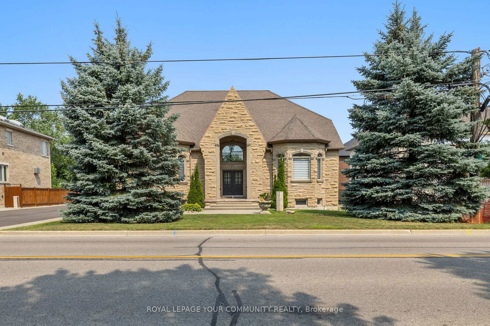 Detached House in Oak Ridges Lake Wilcox