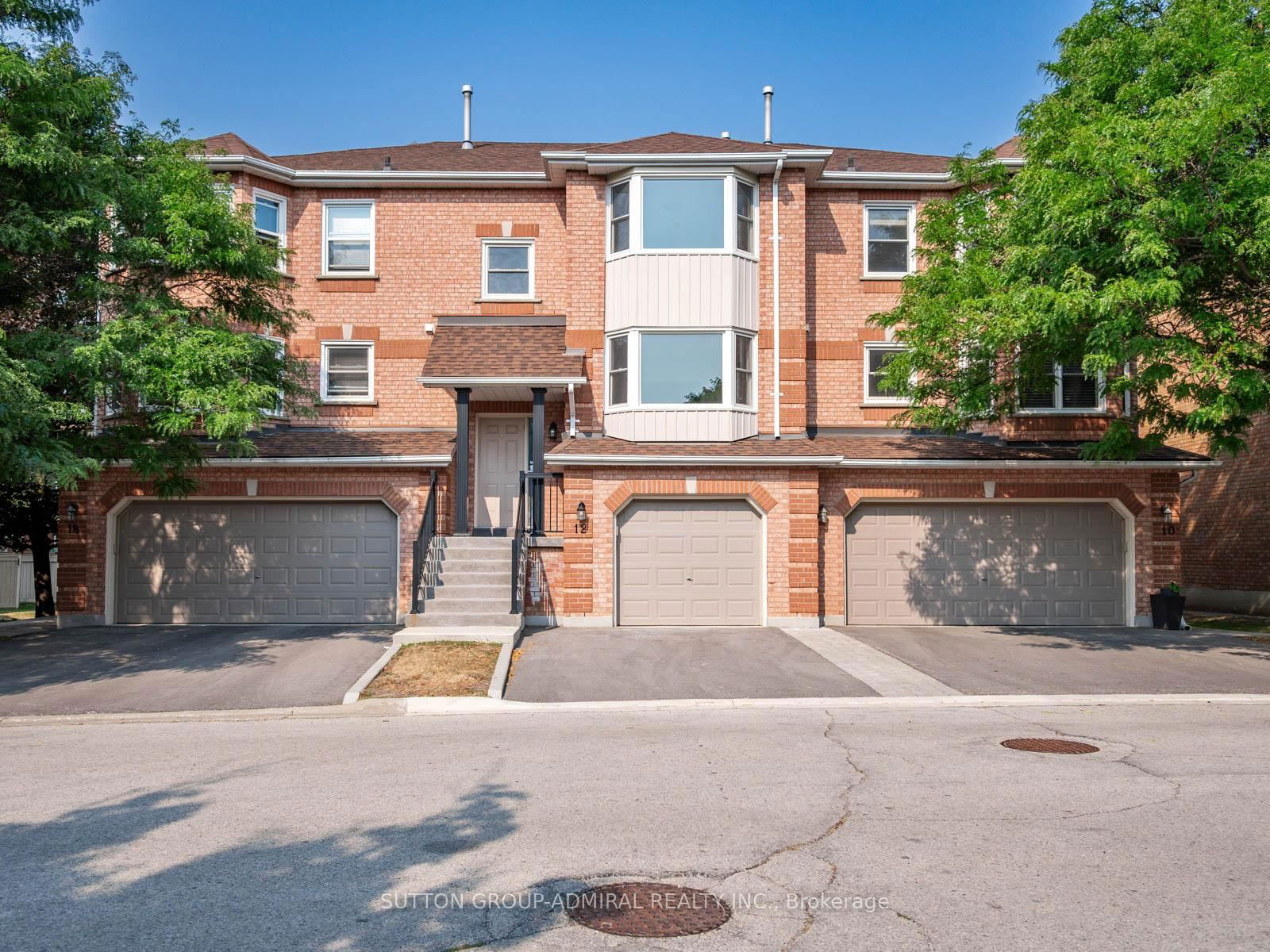 Townhouse, Condo in Beverley Glen