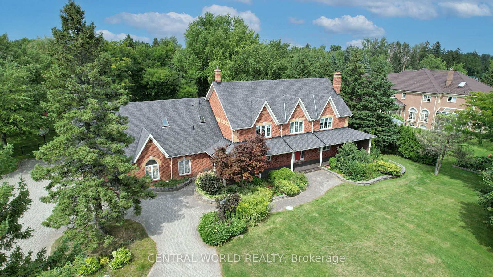 Detached House in Rural Richmond Hill