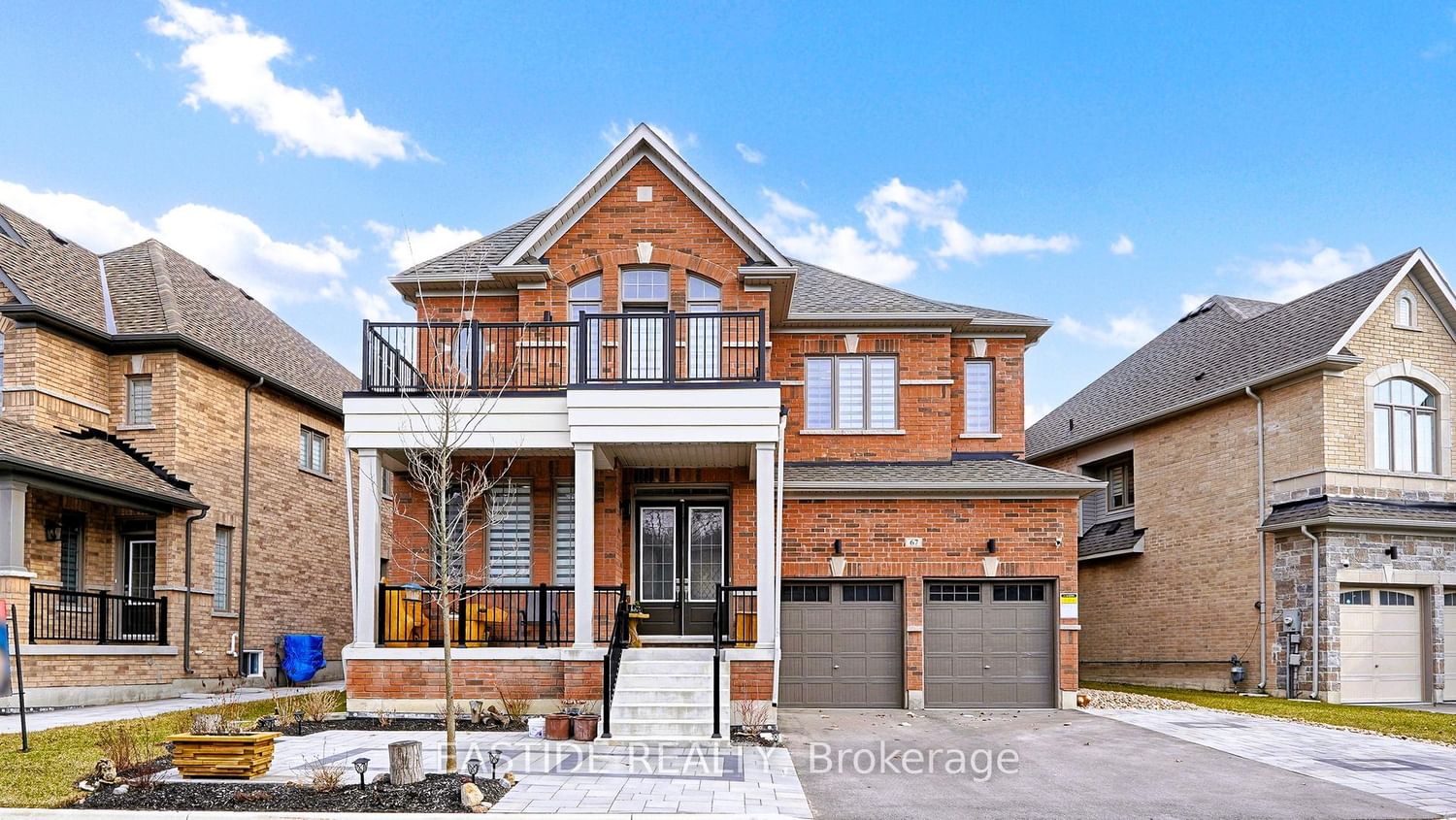 Detached House in Holland Landing