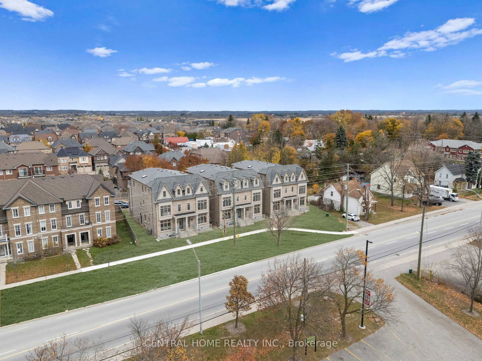 Semi-Detached in Victoria Square
