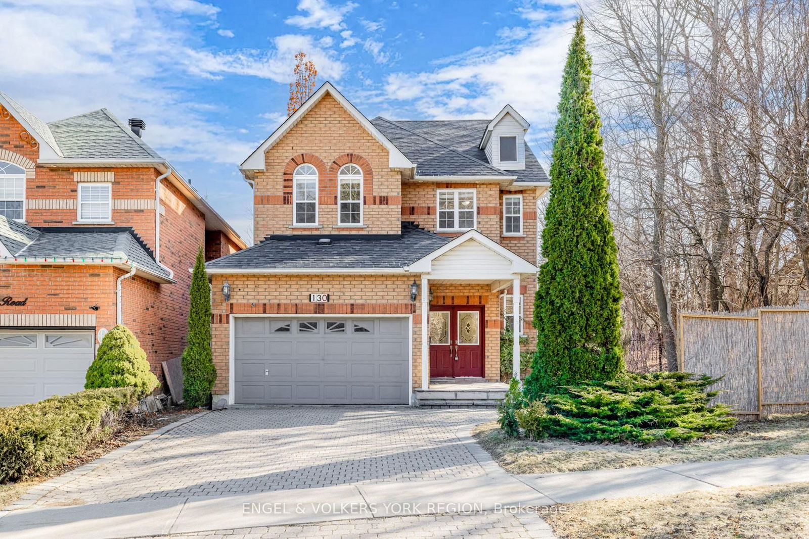 Detached House in Oak Ridges Lake Wilcox