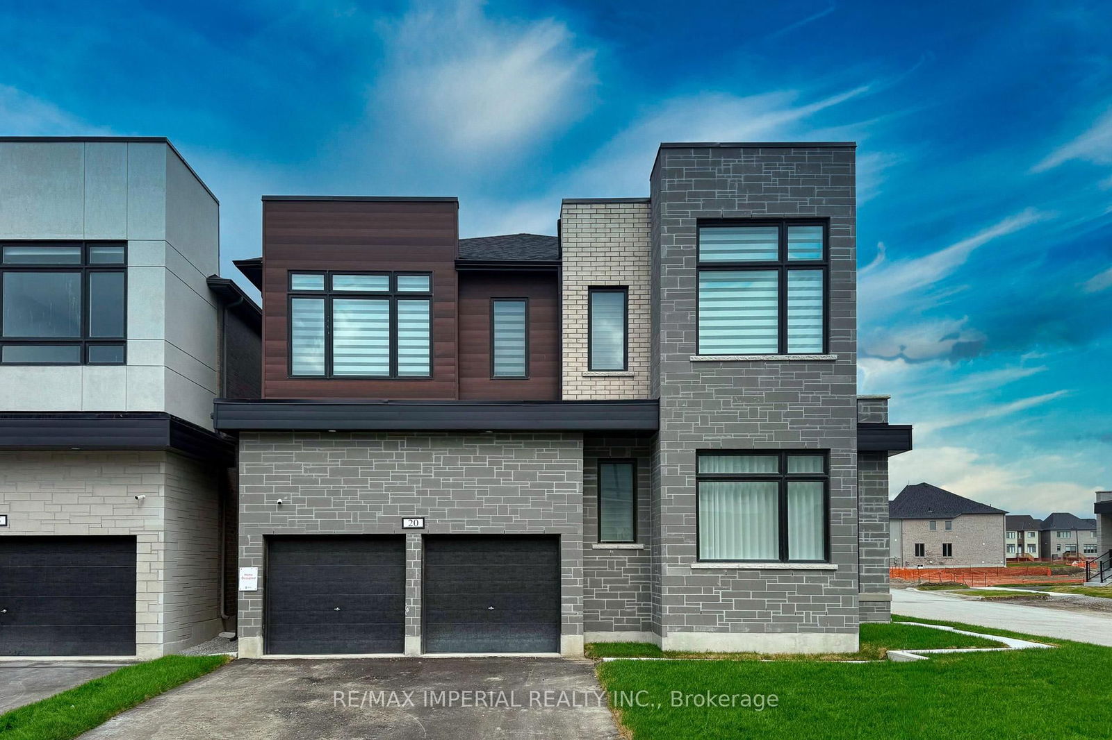 Detached House in Angus Glen