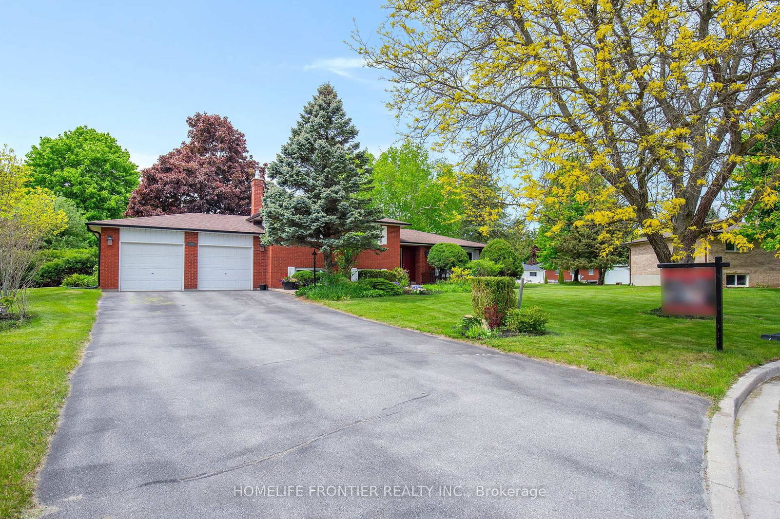 Detached House in Holland Landing