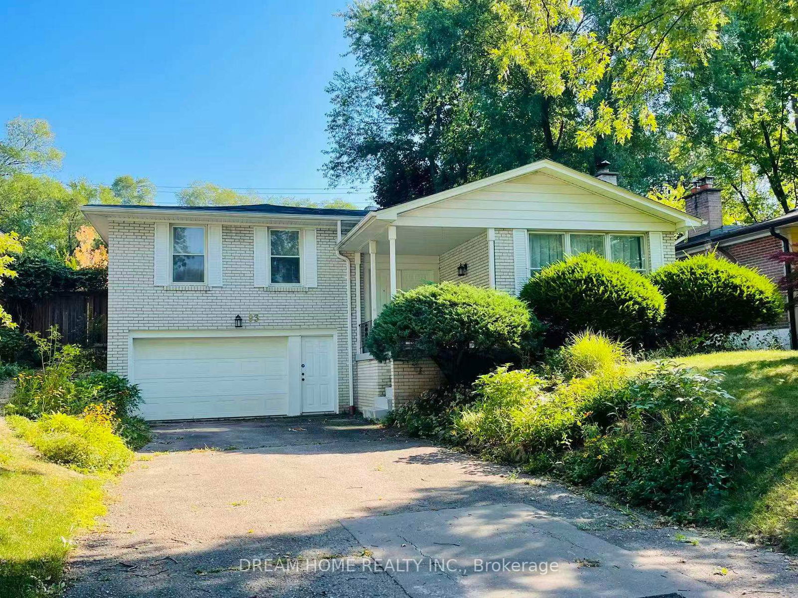 Detached House in Bayview Glen