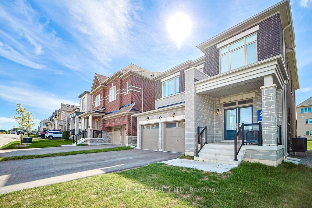 Detached House in Holland Landing