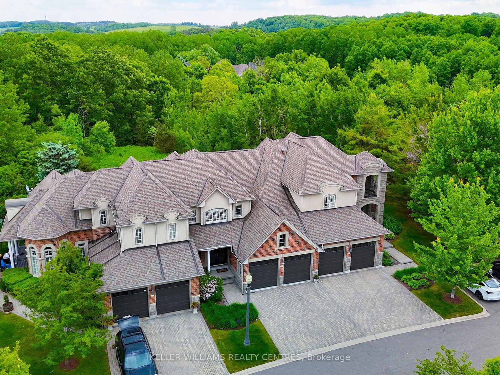 Townhouse, Condo in Aurora Estates